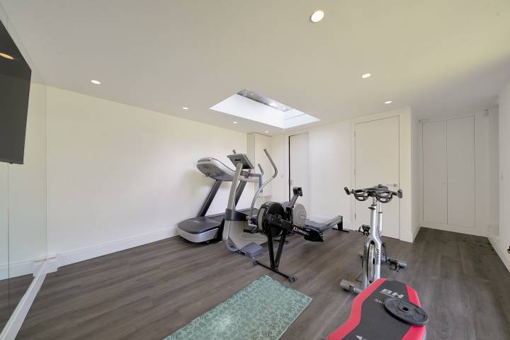 Luxury Family Home Elliot Road, Hendon